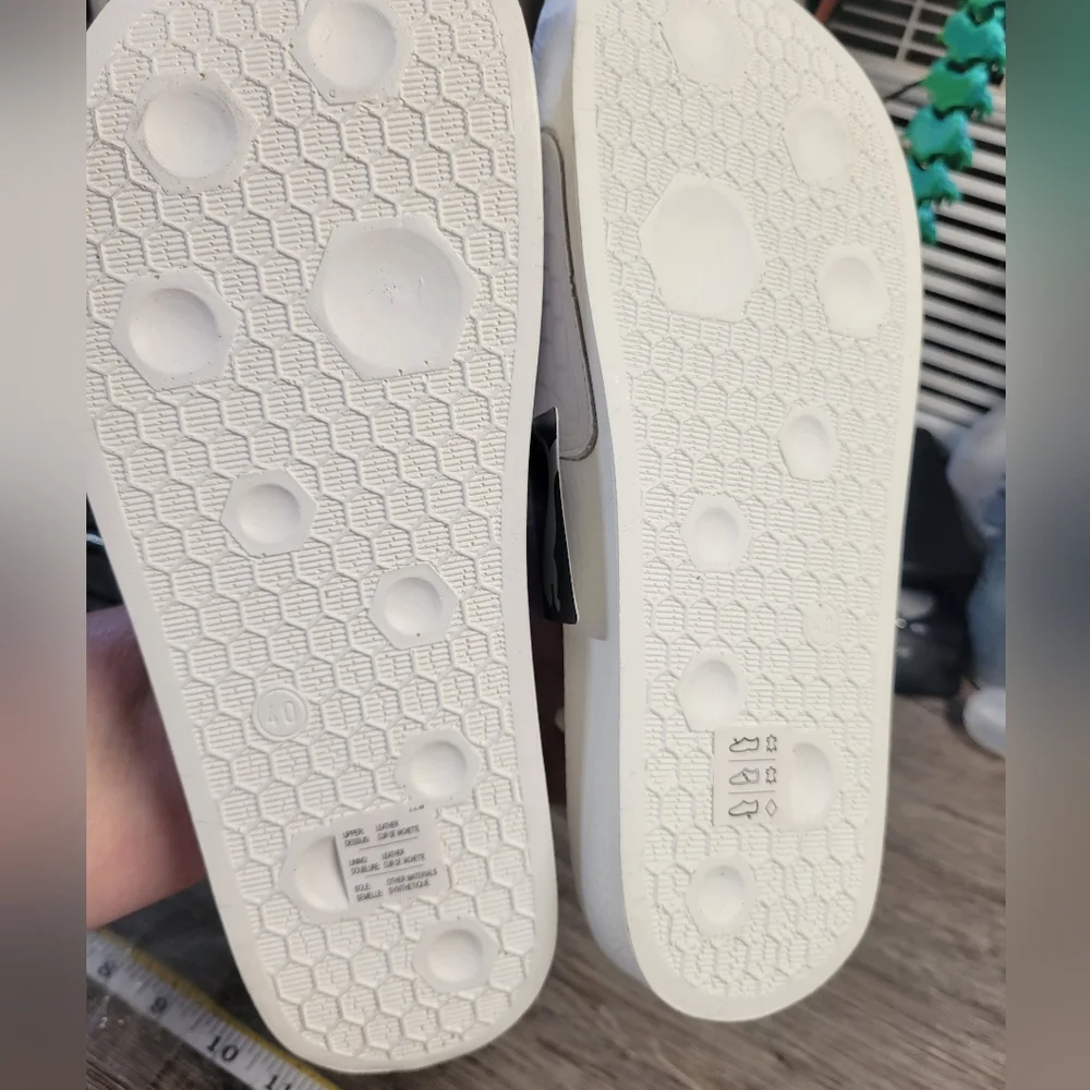 Puma NEW Slides Top Slides X Vashtie Mens 7.5 Women's 9 White- Gold‎